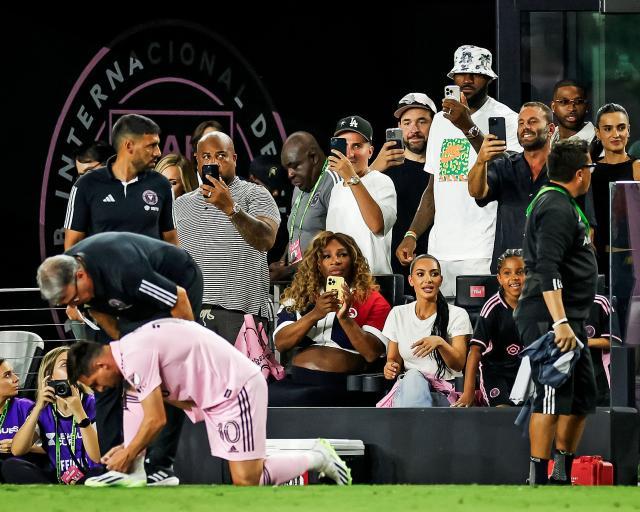 带不动就自己来！啥叫降维打击？请看绝杀梅西！