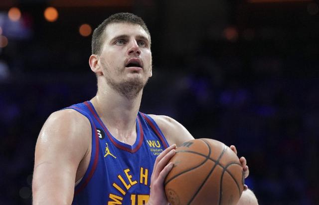 雷竞技app-半只脚踏入总决赛 约基奇依然给予詹姆斯最大尊重